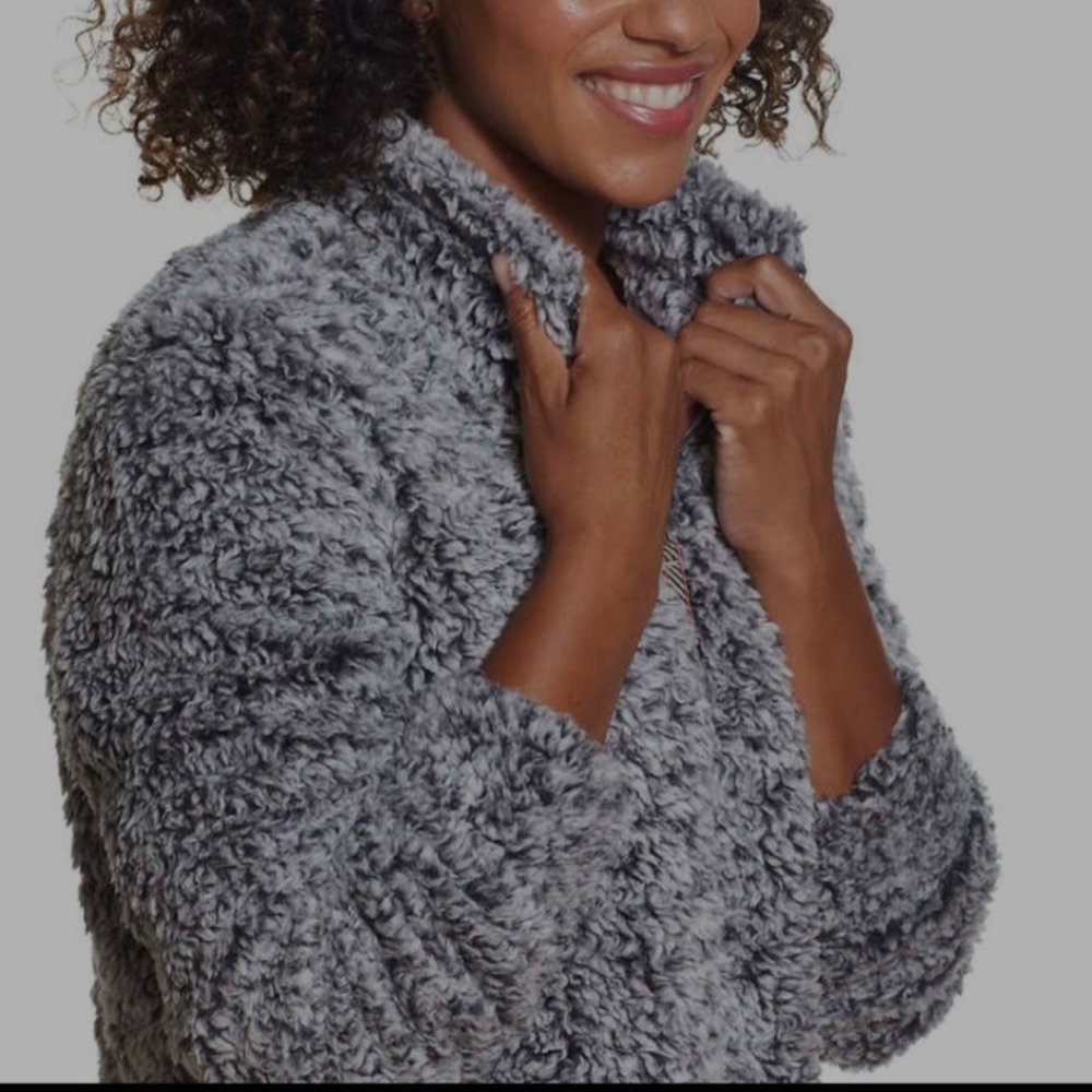 NWT Women's Super Cozy Gray Long Sleeve Pullover Size XL